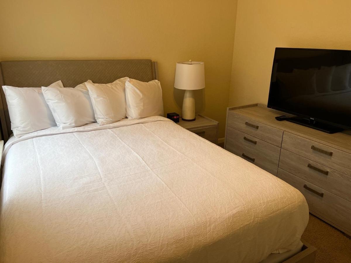 Washburn Hotel Suites Topeka Zewnętrze zdjęcie